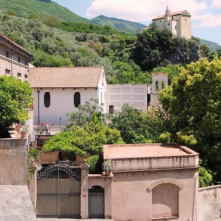 B&B I Merli Lauro Bagian luar foto
